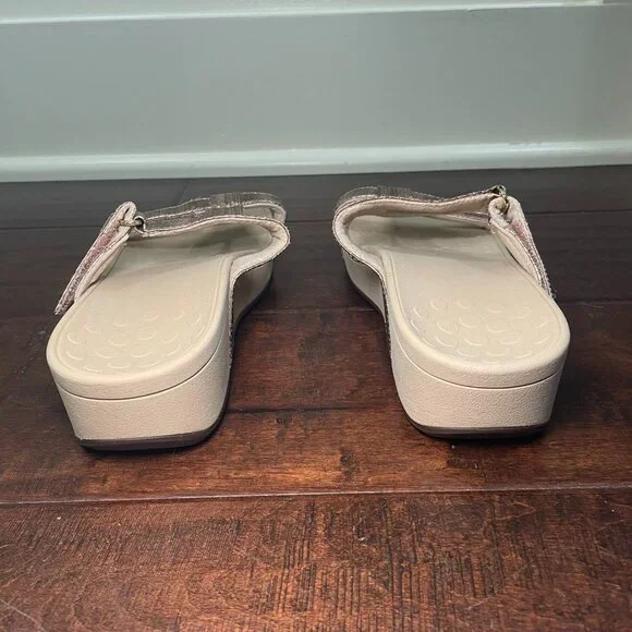 Vionic Ellie metallic snake sandals size 7 - Picture 2 of 4